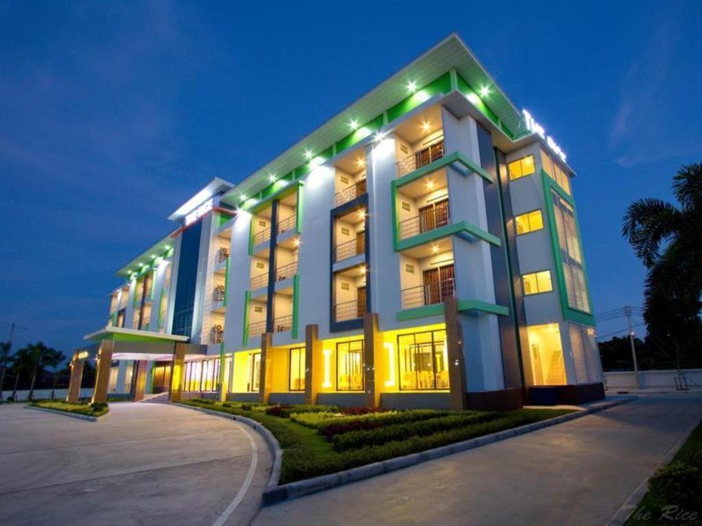 The Rice Hotel Roi Et Exterior photo